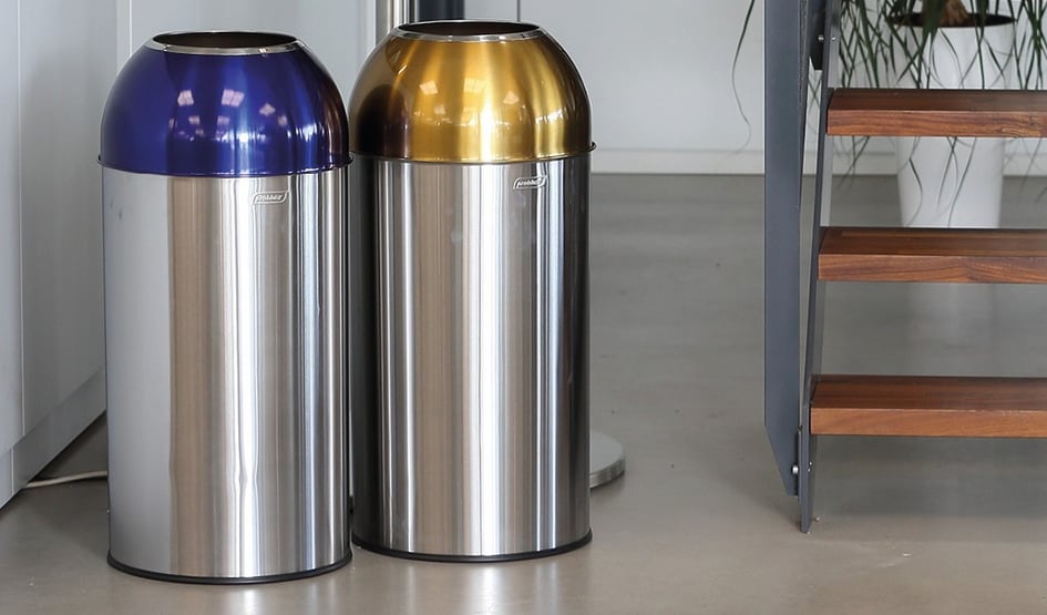 Open Dome blue and yellow selective sorting collectors with a capacity of 40L each and having a brushed stainless steel outer tank as well as a galvanized steel inner tray with their detachable lid.