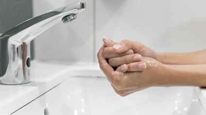 l'hygiène des mains repose en grande partie sur le lavage des mains possible grâce aux distributeurs de savon JVD